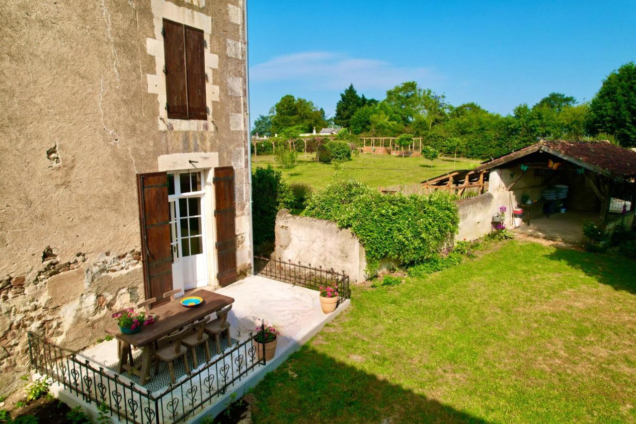 A L'Ombre Du Marronnier Gites La Peruse Exteriér fotografie